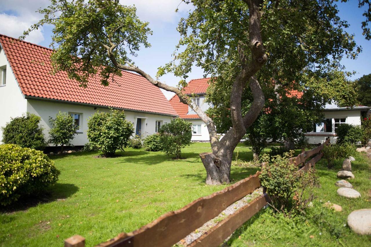 Ostseehotel Hunhoi Niesgrau Buitenkant foto